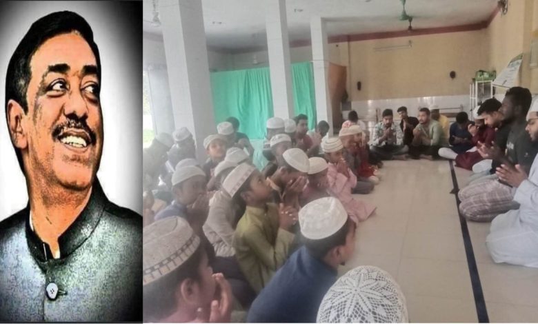 সোনারগাঁয়ে রক্সি'র উদ্যোগে শামিম উসমানের সুস্থতা কামনায় দোয়া